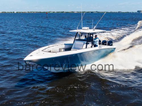 Fountain 38 Center Console ficha tecnica 